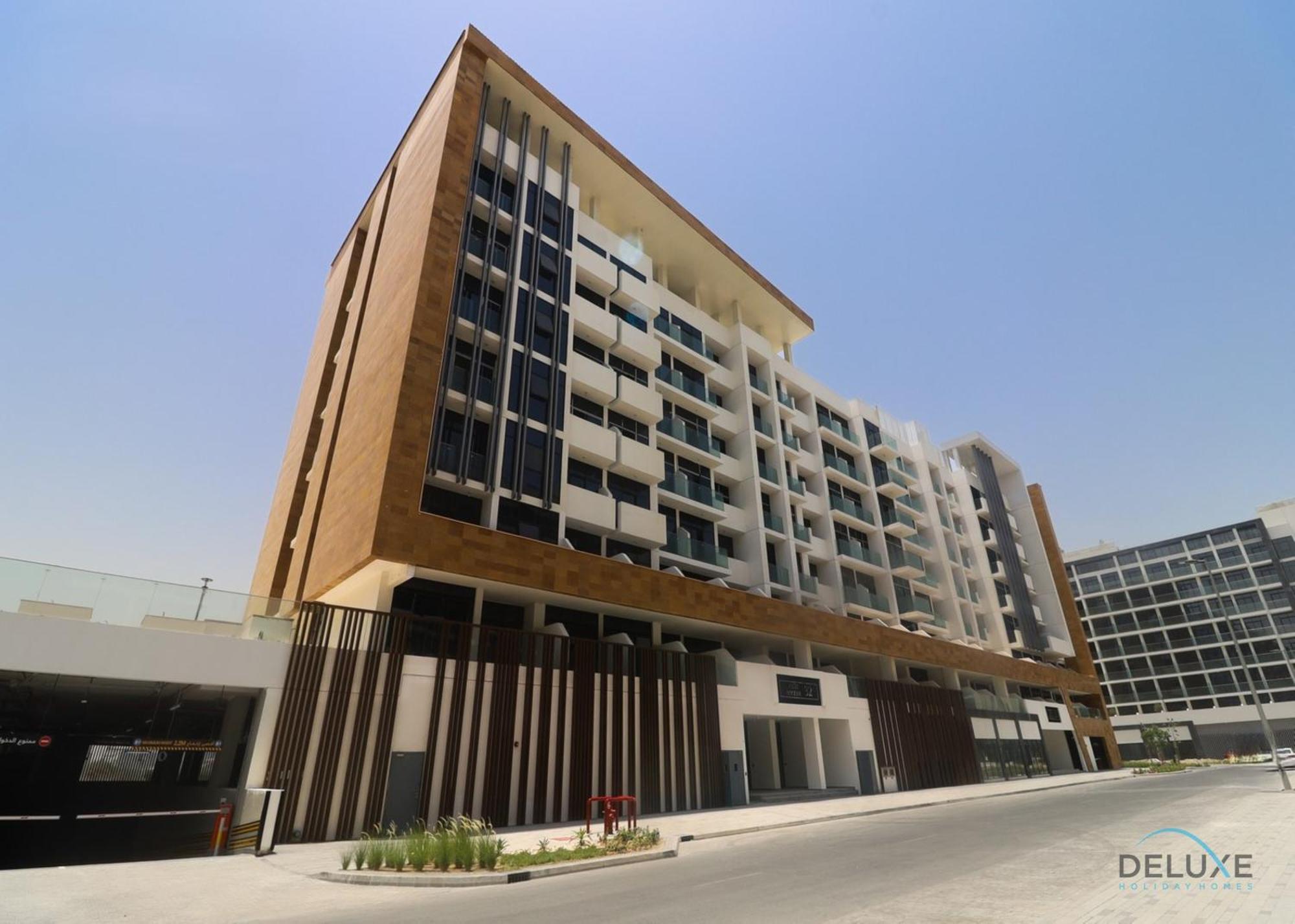 Apartment Inviting 1br In Azizi Riviera 32, Al Merkadh By Deluxe Homes *