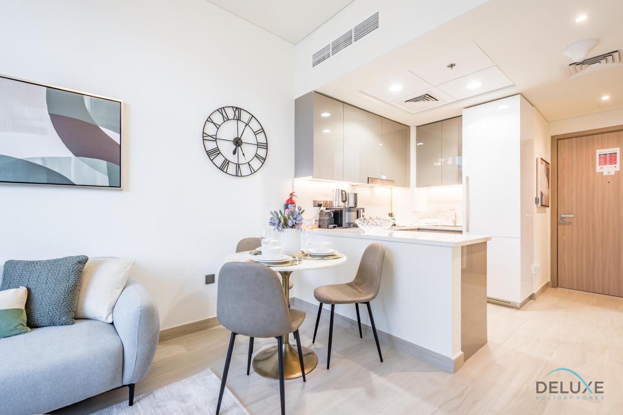 Apartment Inviting 1br In Azizi Riviera 32, Al Merkadh By Deluxe Homes *