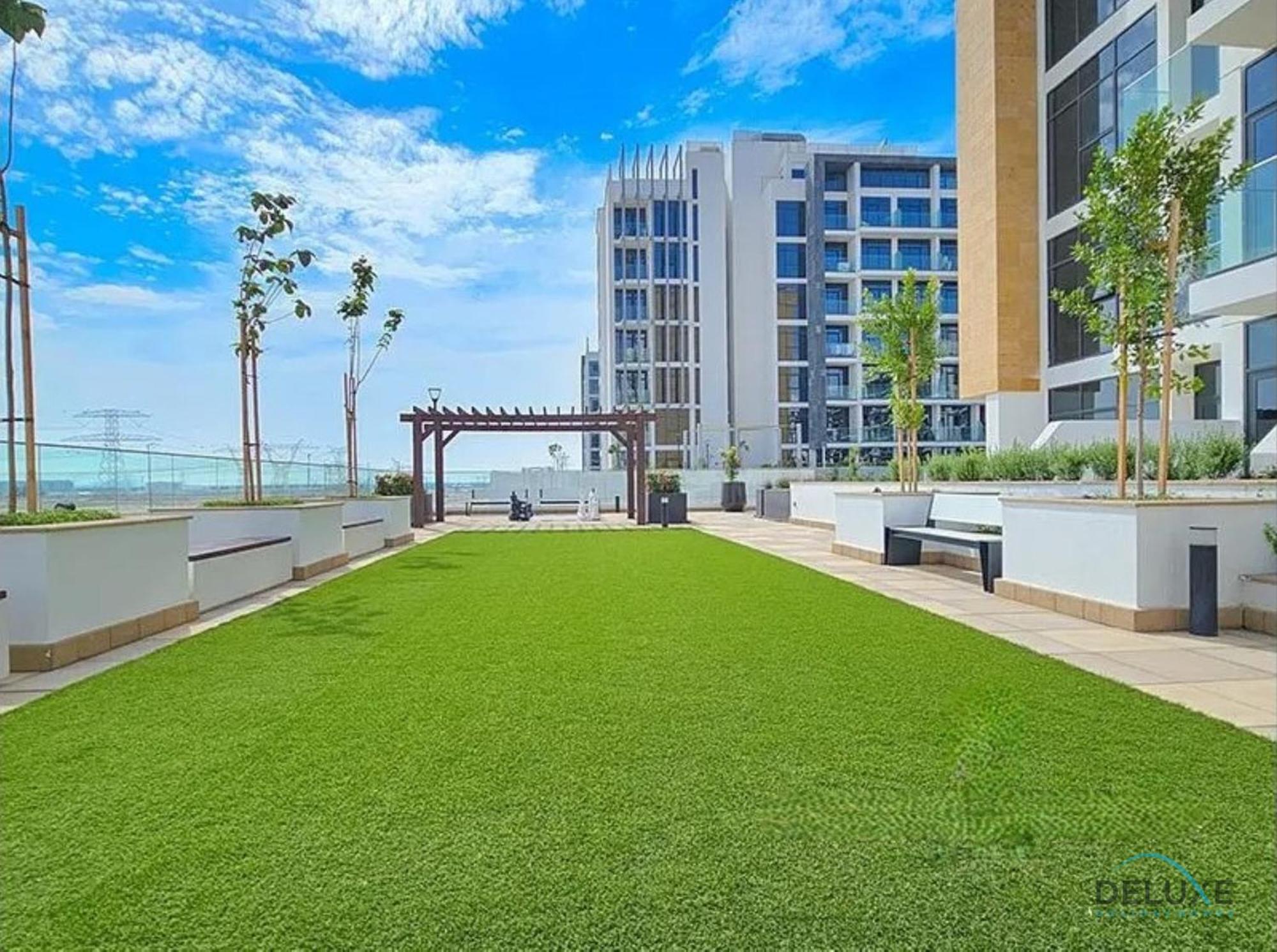 Apartment Inviting 1br In Azizi Riviera 32, Al Merkadh By Deluxe Homes